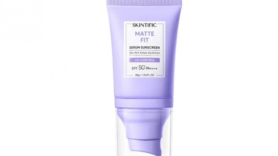 5 Rekomendasi Sunscreen Ringan Sebagai Base Makeup untuk Kulit Berminyak 2025