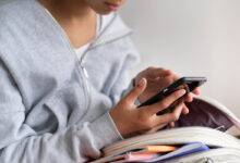 7 Aplikasi Baca Novel Gratis yang Bisa Hasilkan Uang, Pilihan Terbaik 2024