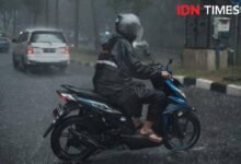 7 Jas Hujan Anti Rembes Terbaik, Pilihan dari Eiger hingga Axio untuk Perlindungan Maksimal