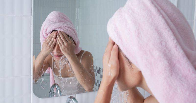 7 Rekomendasi Facial Wash untuk Ibu Hamil dengan Kulit Berminyak, Aman dan Efektif Dipakai