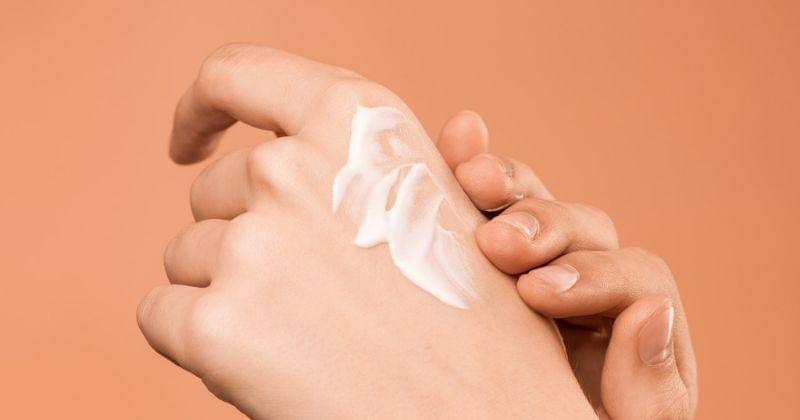 7 Rekomendasi Lotion Ampuh untuk Mencerahkan Kulit Ibu Hamil, Aman dan Teruji