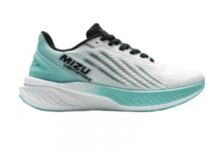 7 Rekomendasi Sepatu Recovery Lokal Berkualitas untuk Lari Ringan Bebas Nyeri!