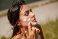 7 Rekomendasi Sunscreen Lokal Tanpa White Cast, Harga Terjangkau dan Cocok untuk Semua Kulit