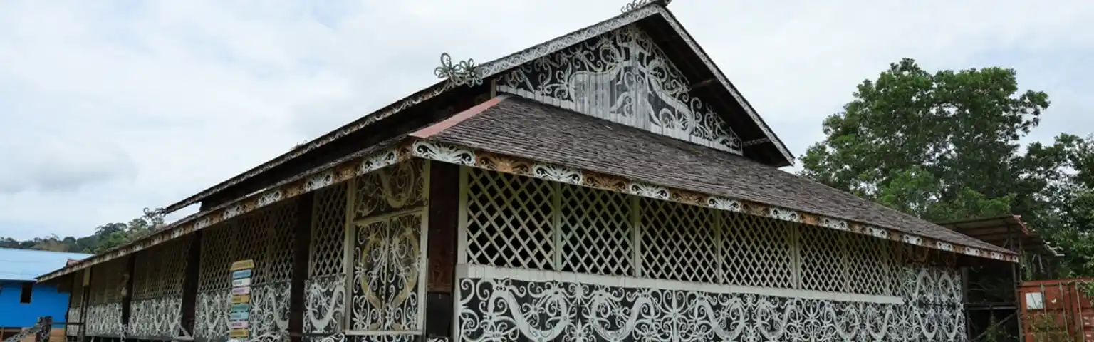 7 Rumah Adat Kalimantan Barat: Sejarah, Ciri Khas, dan Keunikan Arsitektur Tradisional