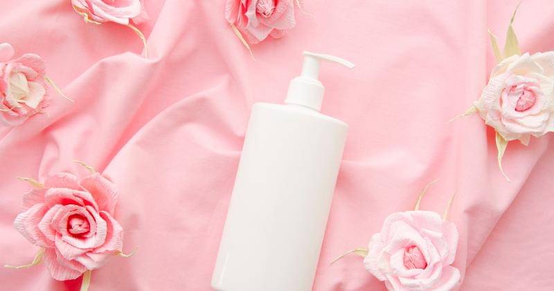 7 Sabun Mandi Aroma Mawar Terfavorit, Wangi Menenangkan Kulit dan Pikiran