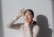 8 Rekomendasi Sunscreen Terbaik untuk Kulit Kombinasi Beserta Harga Terbaru