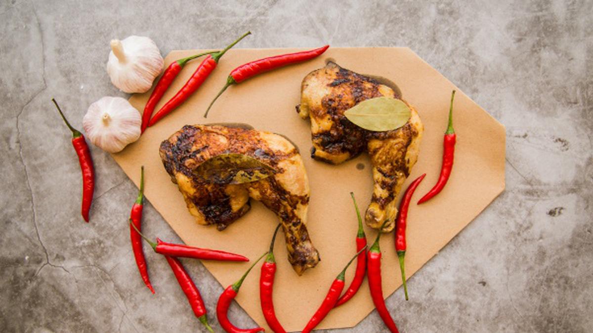 8 Tempat Makan Ayam Penyet Terpopuler di Surabaya yang Wajib Dicoba, Rasanya Bikin Nagih