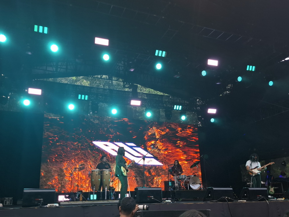 Ali Bikin Penonton Joyland Sessions 2025 Tak Bisa Diam dengan Penampilan Enerjik