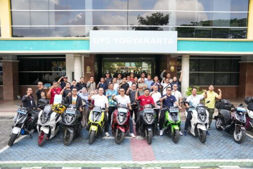 Alva Owners Club Kampanyekan Motor Listrik Lewat Touring Jakarta-Bali