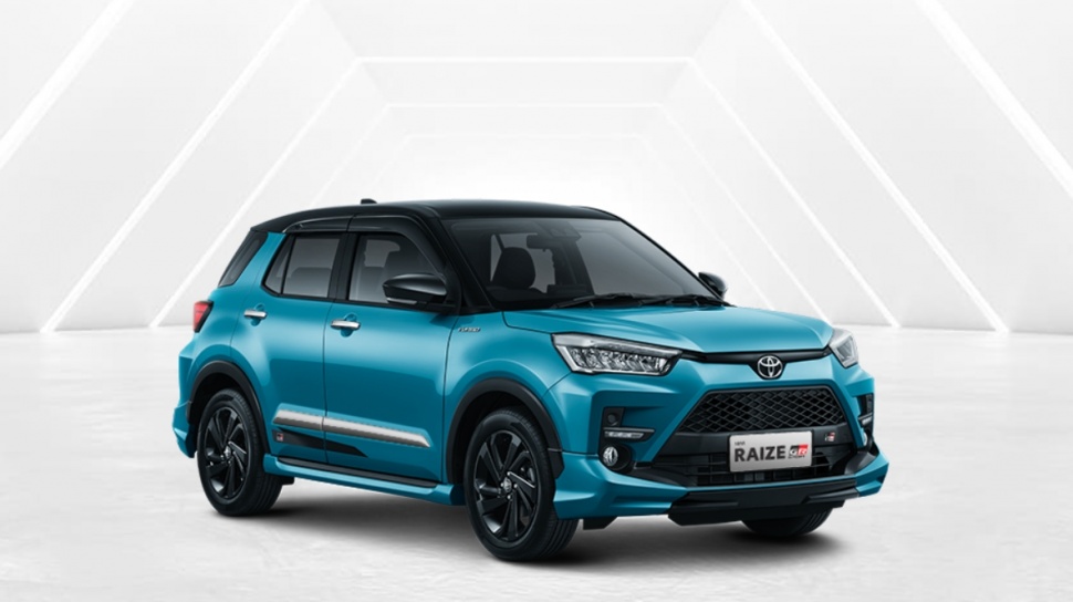 Anak Muda Pilih Toyota Agya atau Raize? Intip Harga Terbaru Akhir Tahun 2025