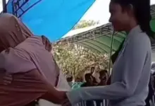 Ayah Arhan Meninggal, Azizah Disorot Netizen: Penampilan Jilbab Jadi Sorotan Publik