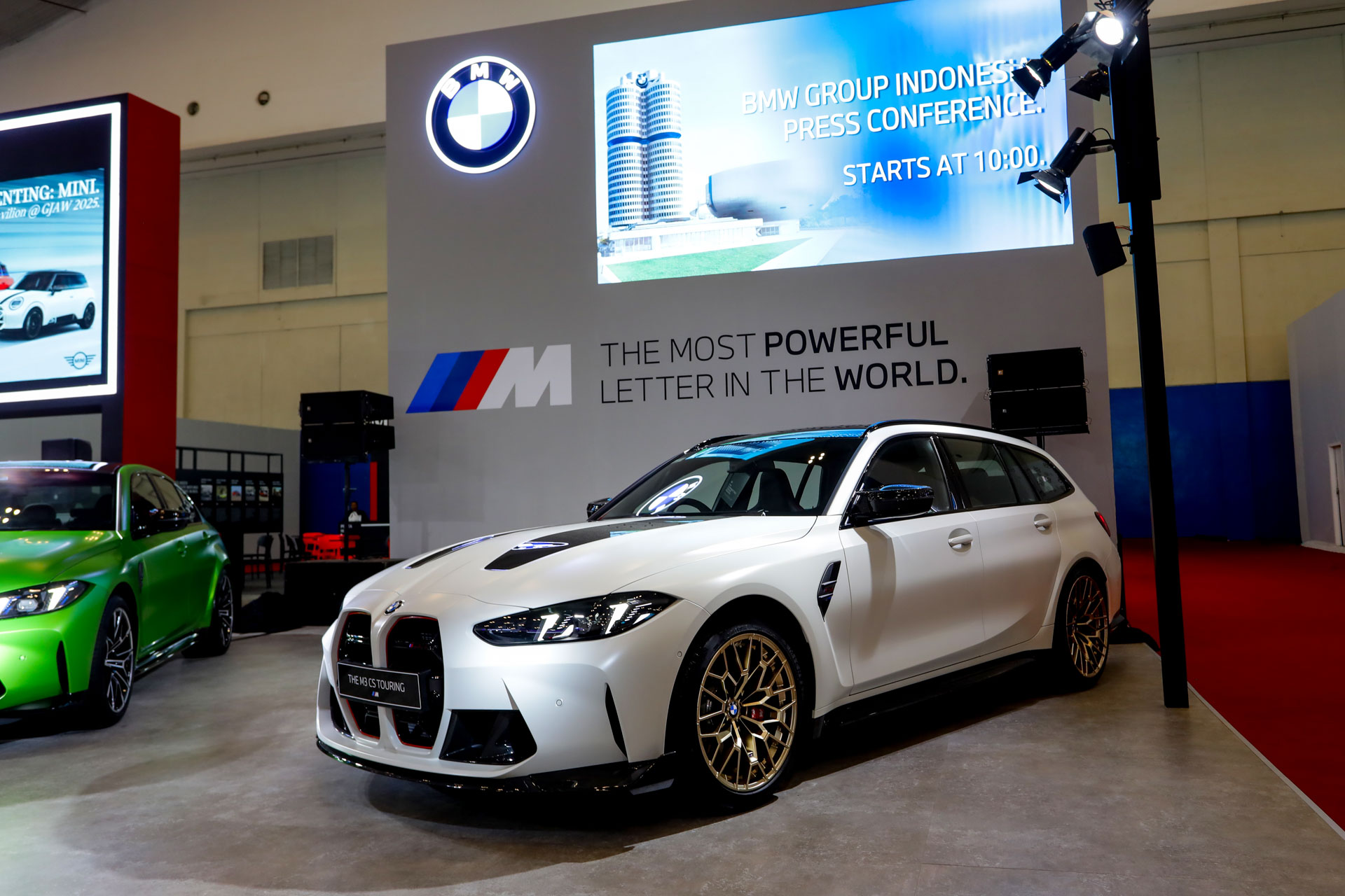 BMW Hadirkan M3 Competition dan M3 CS Touring di GJAW 2025, Simak Fitur Unggulannya