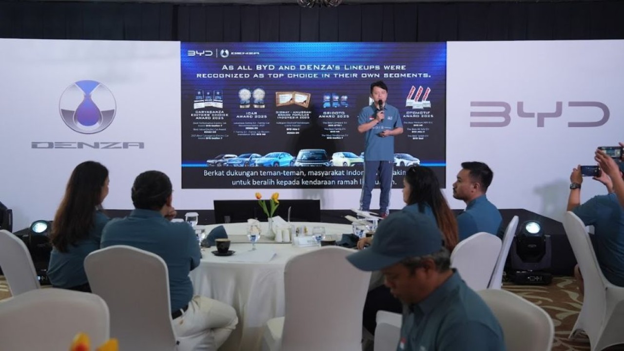 BYD & DENZA Perkuat Posisi, Pasar Kendaraan Listrik Nasional Catat Rekor Pertumbuhan BYD & DENZA Perkuat Posisi, Pasar Kendaraan Listrik Nasional Catat Rekor Pertumbuhan