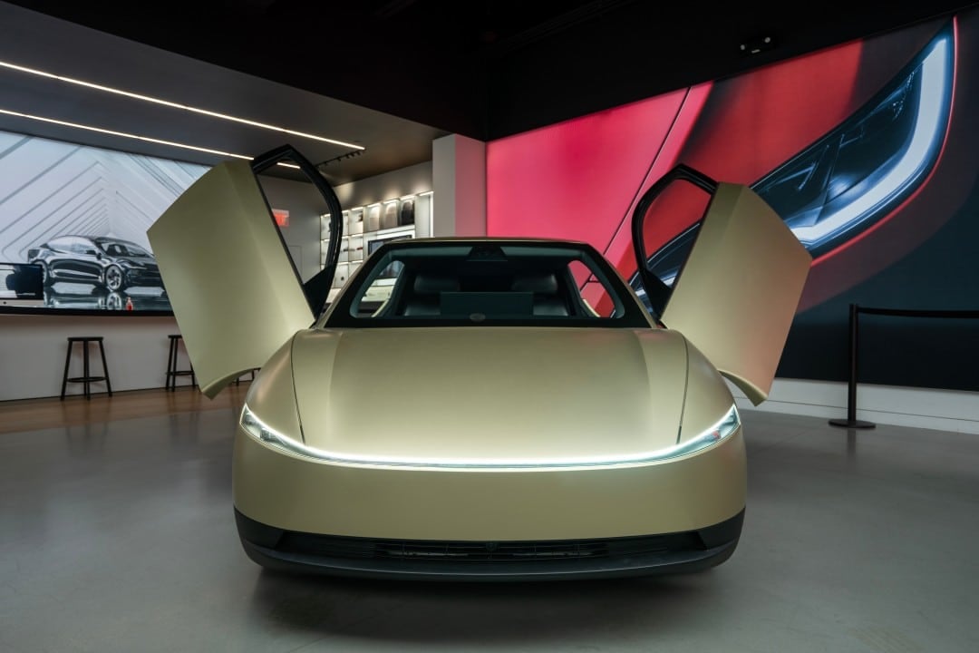 Bocoran Penampakan Tesla Cybercab Uji Jalan di Kota, Tanda Produksi Semakin Dekat