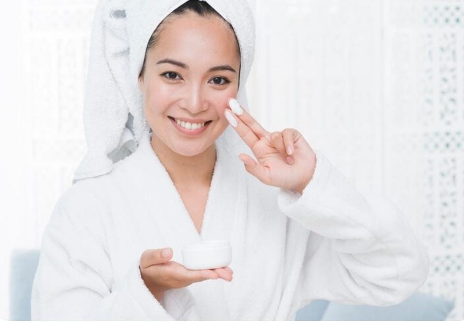 Cara Alami Bantu Kulit Lebih Kencang, Cerah, dan Awet Muda Tanpa Efek Samping