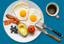 Cara Menjaga Berat Badan Ideal dengan Pola Makan Sehat selama Liburan Akhir Tahun