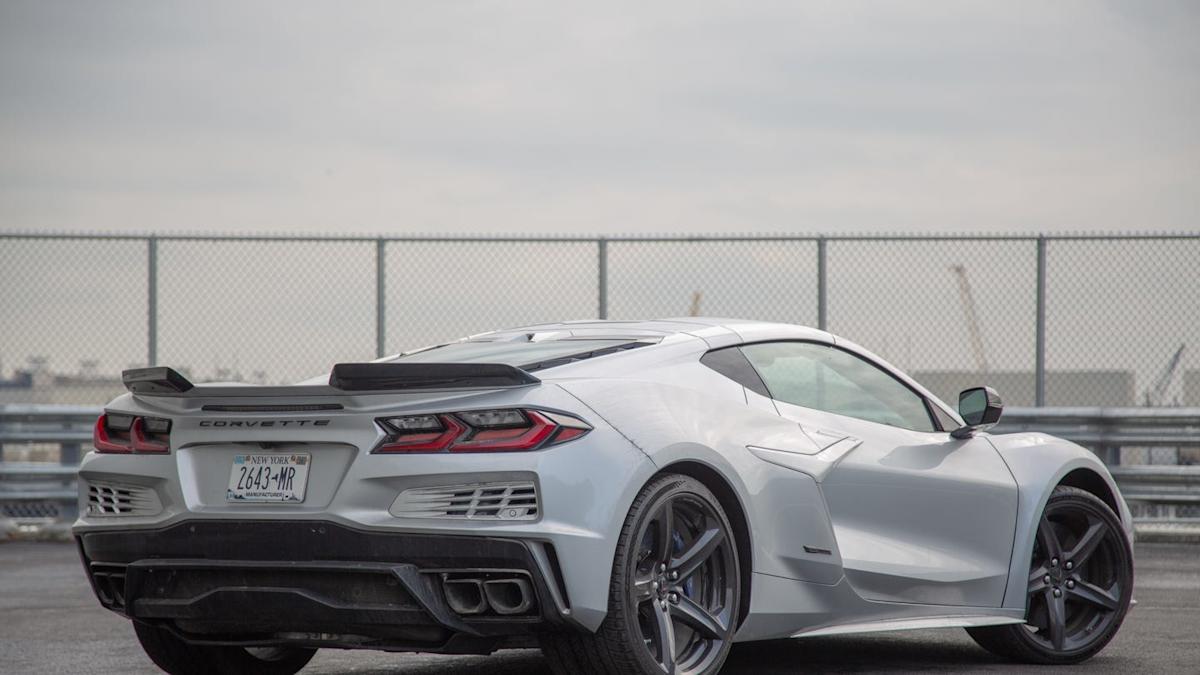 Corvette Mungkin Dilengkapi Mesin V-8 6.7 Liter Baru, Bocoran dari Buku Suku Cadang GM