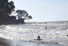 Daerah Berisiko Cuaca Ekstrem dan Ancaman Gelombang Tinggi di Pantai Utara Jawa Tengah Minggu Ini