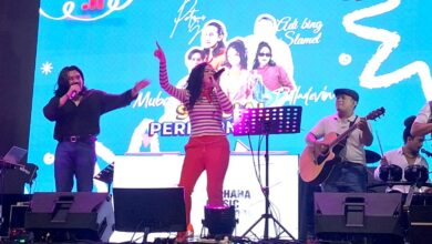 Dari Lagu Galau hingga Paduan Suara Massal, Romaria Simbolon Guncang Bekasi Bareng Petrus Gea