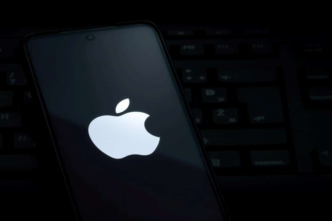 Desain inovatif iPhone lipat tampil dalam bocoran render CAD dengan garis kontur terbaru