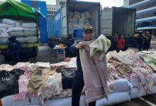 Ditjen Bea Cukai Buka Opsi Salurkan Pakaian Sitaan untuk Korban Bencana di Sumatra