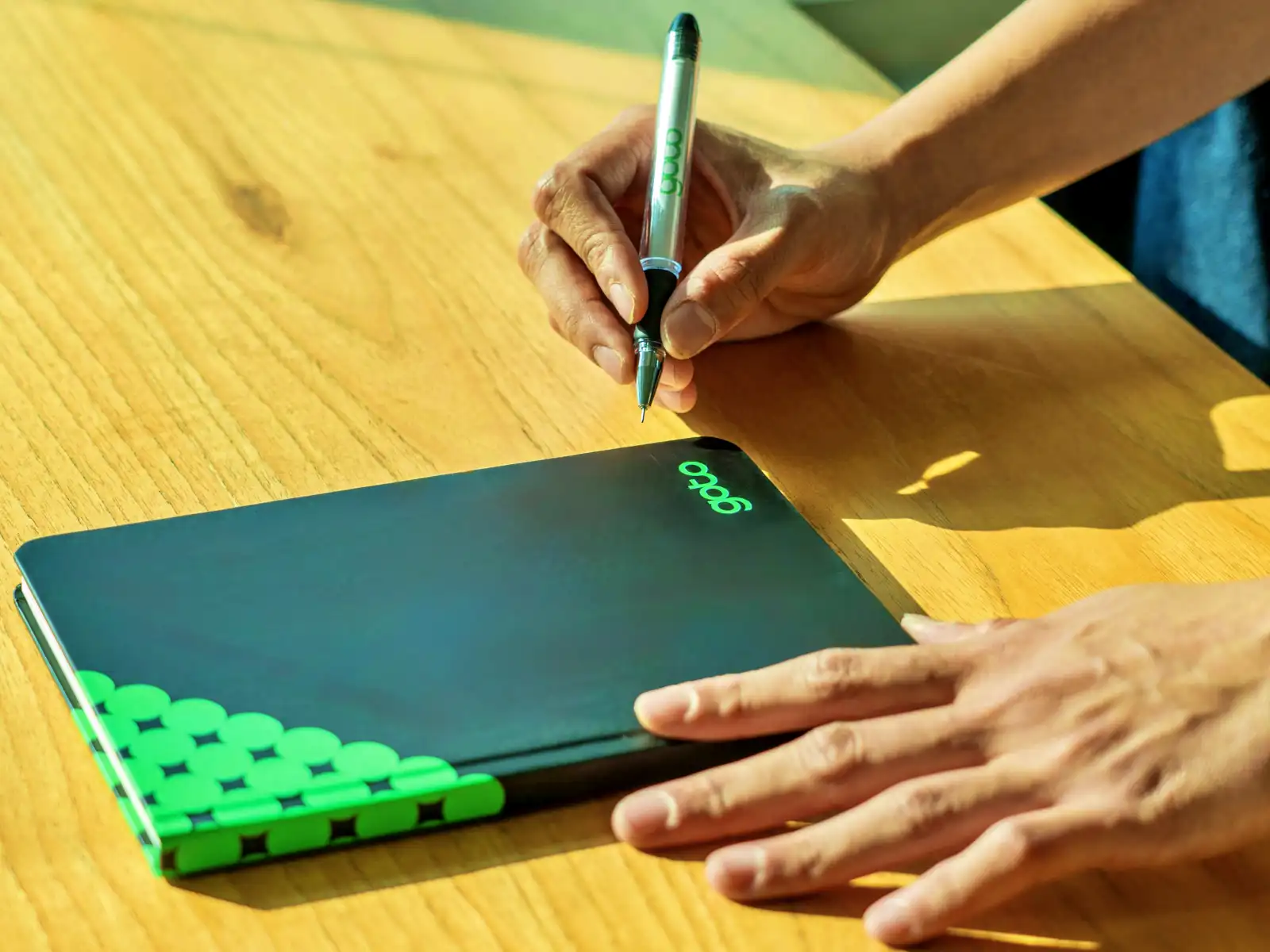 GOTO Menarik Investor Asing, DEWA Jadi Sasaran Radar Akumulasi Saham