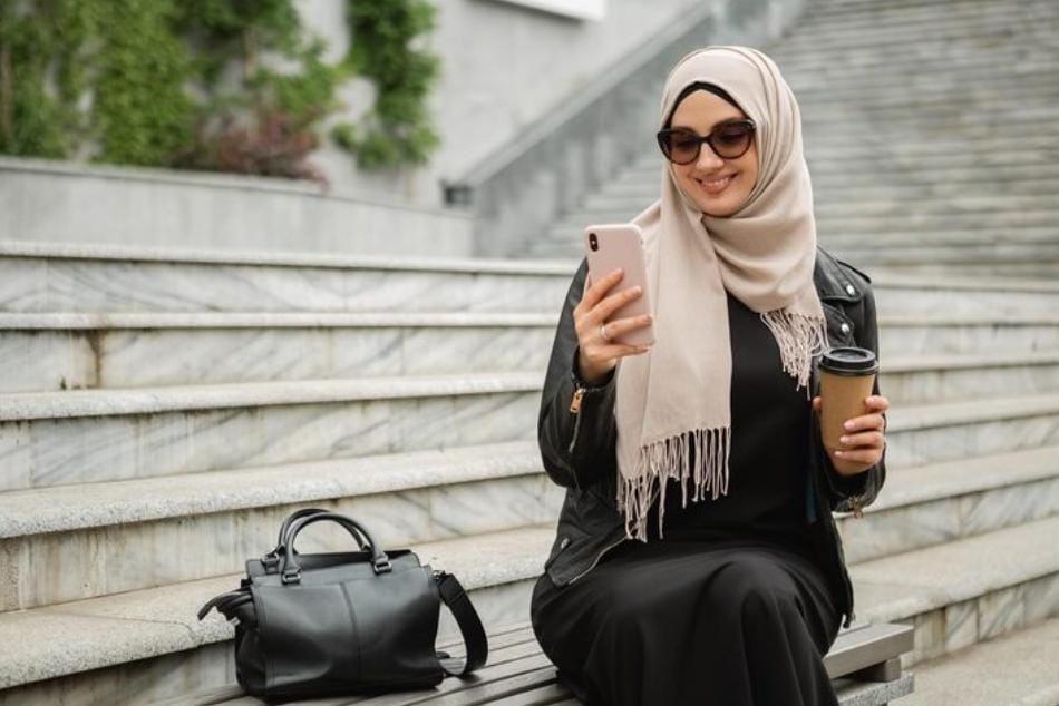 Gaya Gamis Praktis untuk Traveling Jauh: Modis, Nyaman, dan Siap Berpetualang