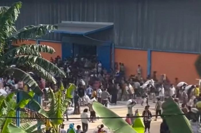 Gudang Beras Bulog di Sibolga Dijarah Korban Banjir, Kondisi Stok Dilaporkan Darurat