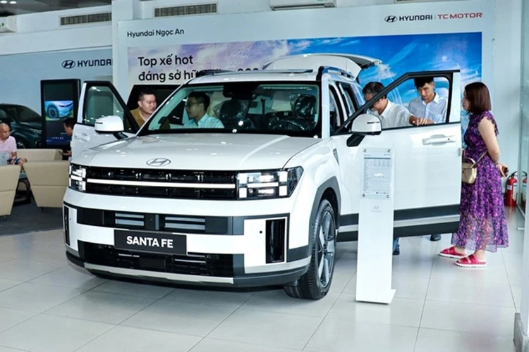 Hyundai SantaFe VIN 2025 Akhir Tahun Turun Harga Lebih Dari 200 Juta VND
