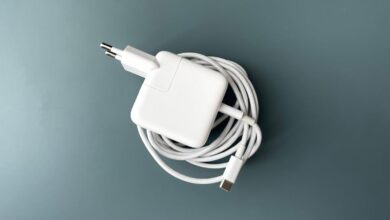 Ini Cara Memastikan Charger Laptop USB-C Kamu Bisa Isi Daya Ponsel dengan Cepat dan Aman