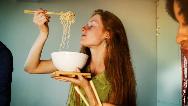 Ini Penyebab Mudah Lapar Saat Cuaca Dingin Musim Hujan, Penjelasan Medis dan Nutrisi