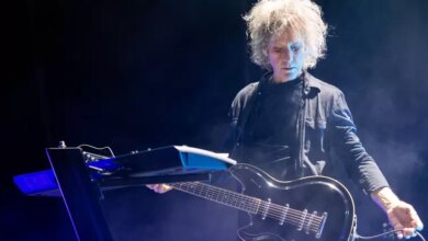 Kabar Duka: Perry Bamonte Tutup Usia, Warisan Musiknya Tetap Dikenang Pecinta Lagu