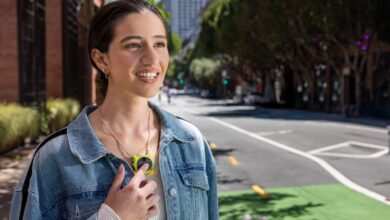 Kamera AI Miniari Ini Rekam Kegiatan Harian dan Mudahkan Pembuatan Vlog secara Otomatis