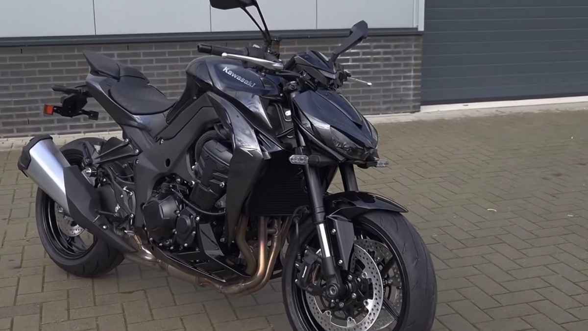 Kawasaki Z1100 ABS MY2026: Tenaga Buas, Fitur Canggih, dan Teknologi Terbaru