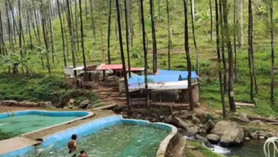 Kedung Klurak Pacet: Destinasi Healing dan Spot Main Air Tersembunyi yang Wajib Dikunjungi