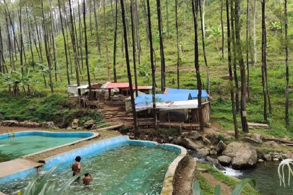 Kedung Klurak Pacet: Destinasi Healing dan Spot Main Air Tersembunyi yang Wajib Dikunjungi