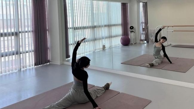 Kenalan dengan Ballet Workout, Olahraga Favorit Para Artis Korea yang Bikin Tubuh Lentur