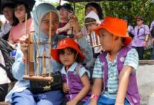 Kewalahan Hadapi Dunia Digital? Ini Tantangan Utama Parenting Modern Masa Kini