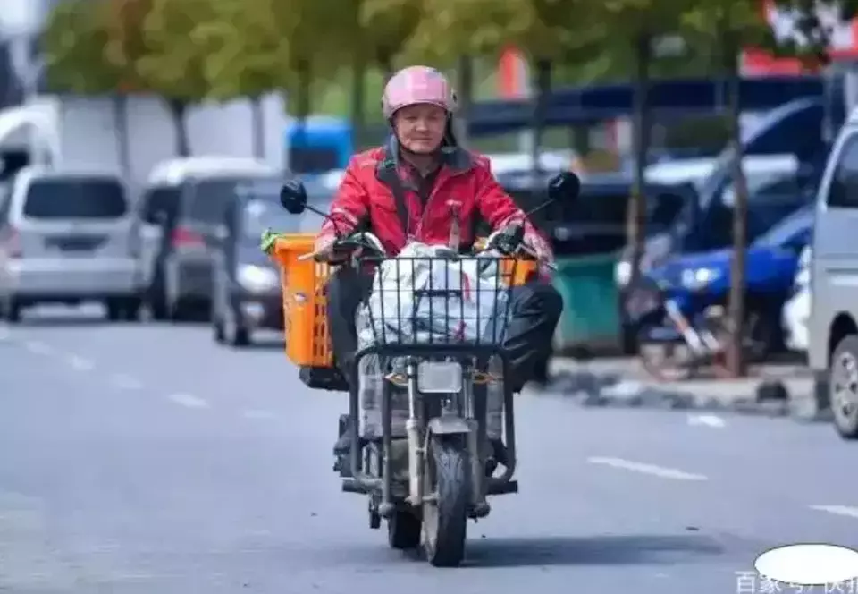 Kisah Inspiratif Pengusaha Miliarder yang Pilih Terus Jalani Profesi Kurir Meski Punya Banyak Properti