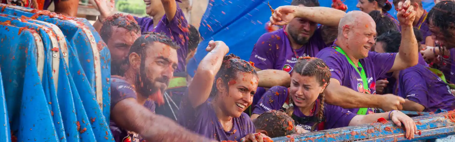 La Tomatina: Festival Unik dari Spanyol dengan Tradisi Lempar Tomat Meriah