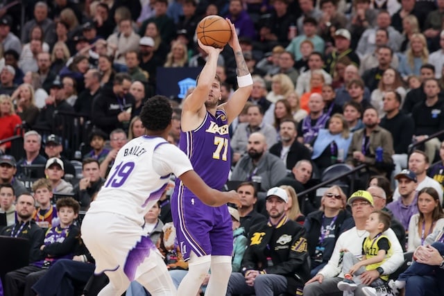 Luka Doncic Catat Triple-Double, Bawa Lakers Bangkit Menang atas Jazz dalam Pertandingan Ketat