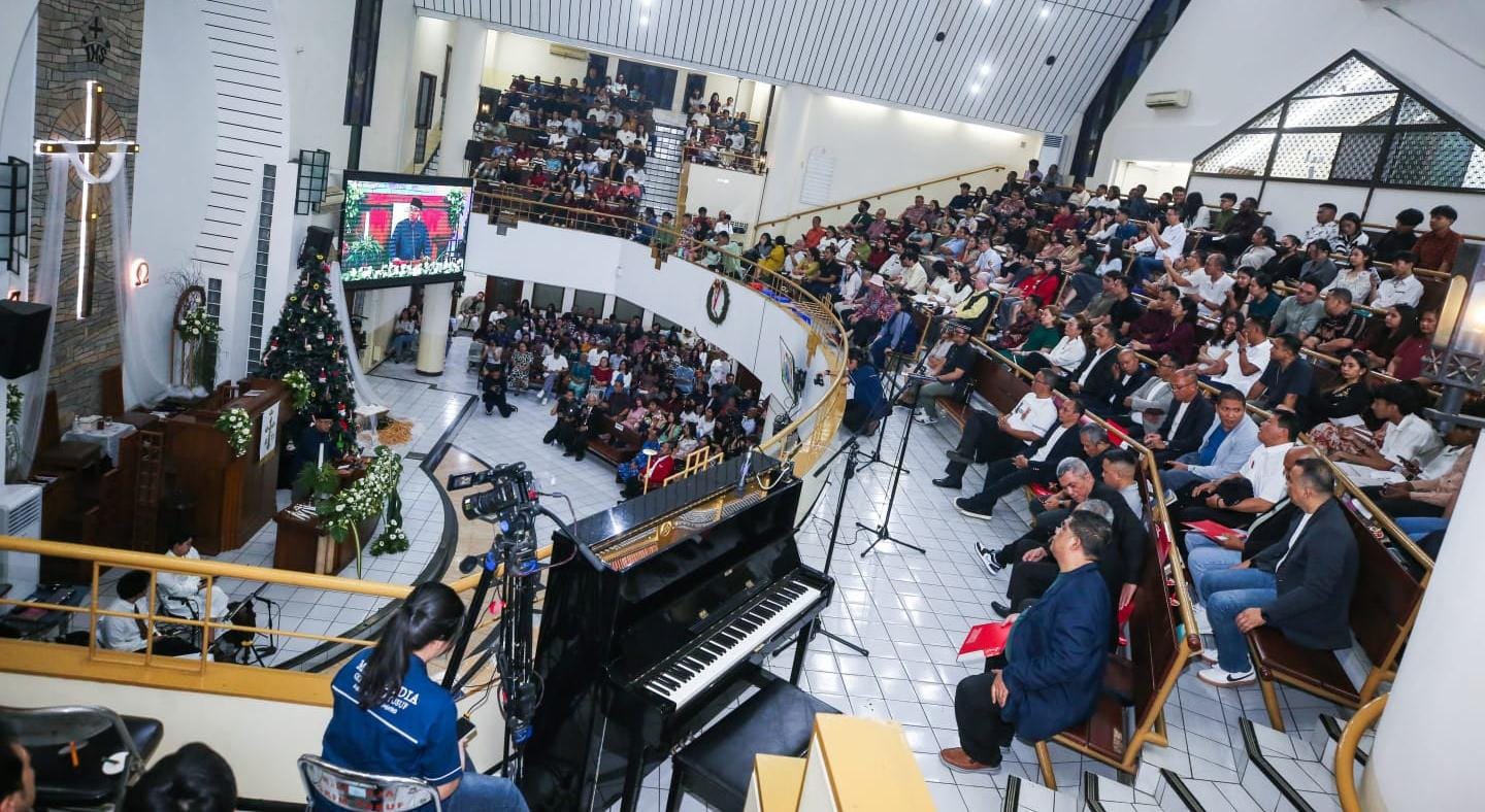 Malam Natal Khidmat dan Damai di Kota Bandung: Tradisi Kudus yang Terjaga dengan Baik