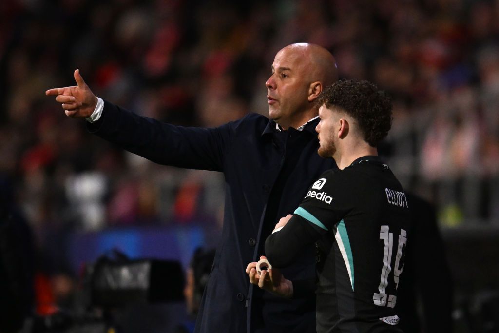 Manajemen Arne Slot Dipertanyakan Usai Perlakuan terhadap Pemain Liverpool yang Terpinggirkan