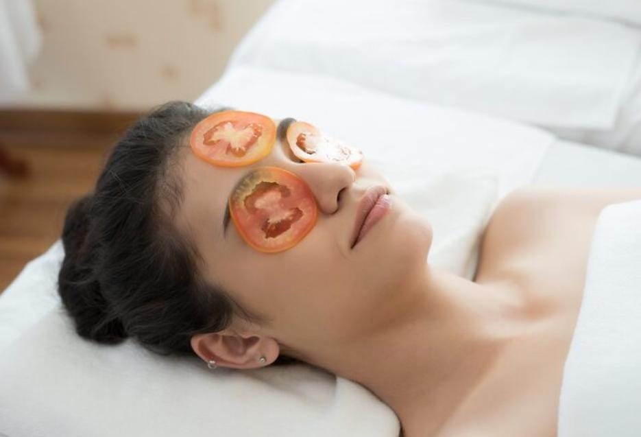 Manfaat Tomat untuk Kulit Cerah dan Sehat: Fakta, Cara, dan Kandungan Nutrisi Utama