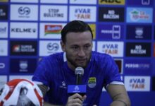 Marc Klok Siap Tampil Maksimal dalam Pertemuan Sengit Persib dan Persija, Lewatkan Persik