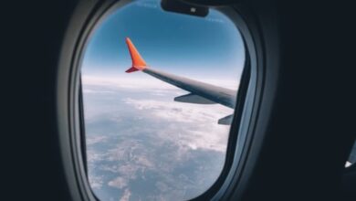 Mengapa Jendela Pesawat Harus Dibuka Saat Take Off dan Landing? Penjelasan Lengkap!