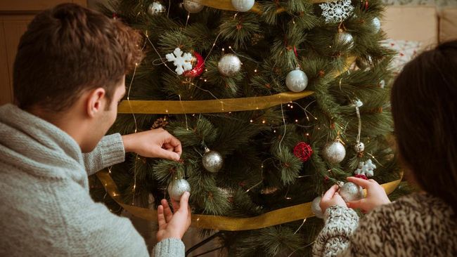 Mengenal Asal Usul dan Perkembangan Tradisi Penggunaan Lampu Natal yang Menyala Indah