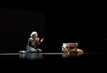 Menguak Semangat Baja Warga Palestina Melalui Pentas Teater Di Balik Langit Gaza