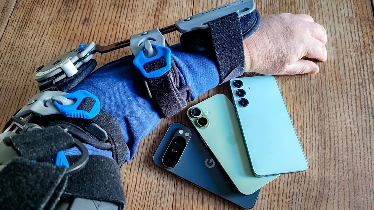 Menguji Aplikasi Perekam Suara Bawaan untuk Membantu Tulisan Saat Tangan Terbatas