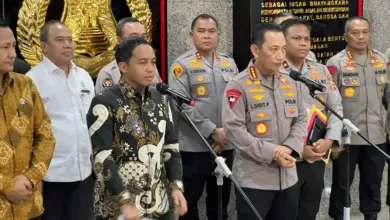 Menhut-Kapolri All Out Selidiki Asal Kayu Gelondongan Penyebab Banjir di Sumatera